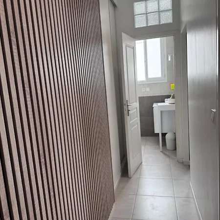 Des Iles Apartment *